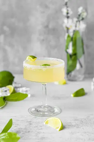 Green Tea Mocktail: Cách Làm Đồ Uống Không Cồn Thanh Mát Từ Trà Xanh