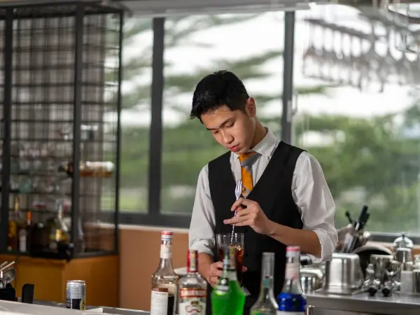 Top 10+ Trung Tâm Đào Tạo Pha Chế Uy Tín Tại Hà Nội 2024: Review Chi Tiết & Hướng Dẫn Chọn Lớp Phù Hợp