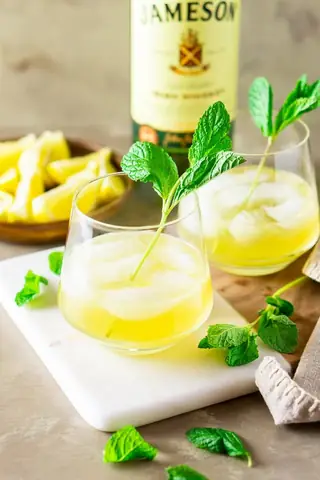 15 Irish Whiskey Cocktails To Make At Home (classic & Modern Recipes)