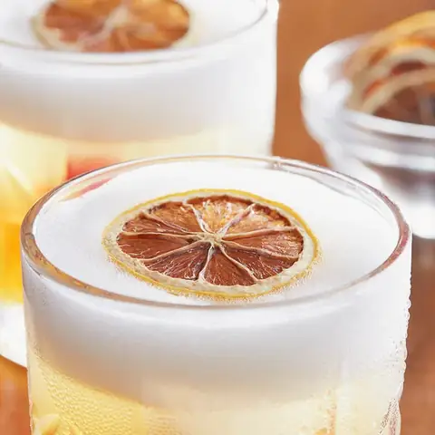 Cách Làm Lemon Twist & Các Kiểu Lemon Garnish Cho Cocktail Tại Nhà