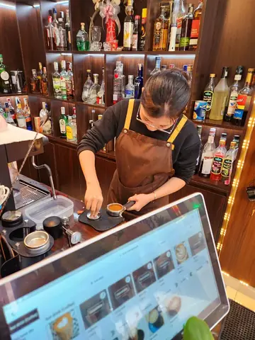 Top Lớp Học Pha Chế Hà Nội Uy Tín: Học Phí, Thời Lượng & Cách Chọn Khóa Học Phù Hợp