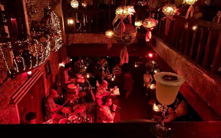 Lounge Cocktail Bar Là Gì? Phân Biệt Với Bar Thường Và Các Địa Điểm Nổi Tiếng Ở Sài Gòn