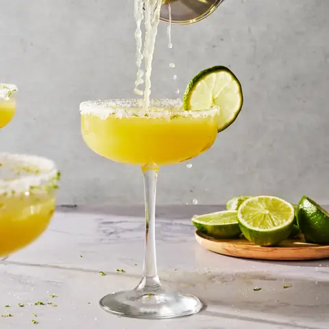 15 Cocktail Low Carb Ngon Nhất: Dễ Pha Tại Nhà Và Dễ Gọi Ở Quầy Bar