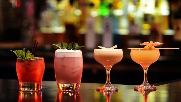 Giá Ly Cocktail Bao Nhiêu? Bảng Giá Mua Ly Thủy Tinh & Giá 1 Ly Cocktail Tại Bar 2024
