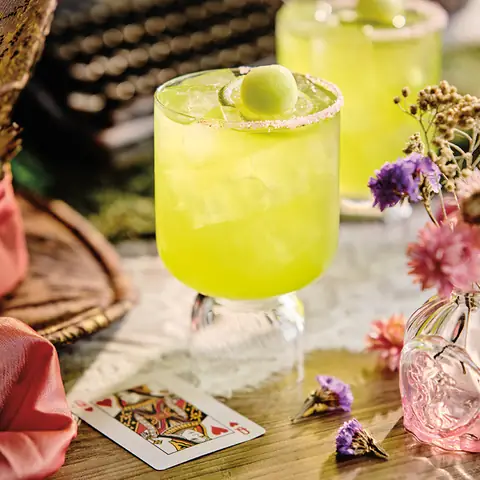 Cách Pha Chế Cocktail Mad Hatter Chuẩn Công Thức Và Các Biến Thể Hấp Dẫn