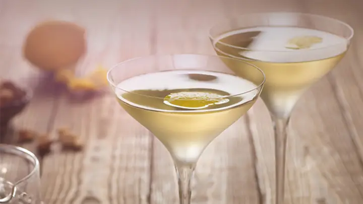 How To Make A Classic Gin Martini Cocktail At Home