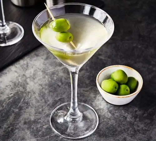 Cách Pha Cocktail Martini Chuẩn Và Các Biến Thể Kinh Điển
