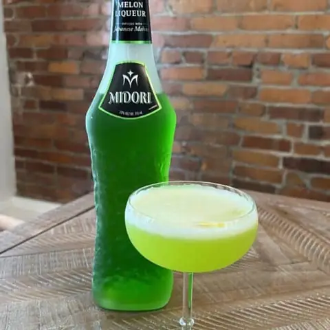 Top Best Midori Cocktail Recipes: Easy Melon Liqueur Drinks For Every Occasion