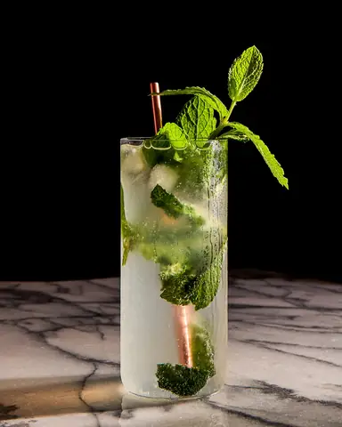 Mojito Là Gì? Công Thức Pha Mojito Chuẩn Iba & 5+ Biến Thể Phổ Biến