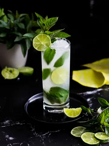 Mojito Là Gì? Công Thức Pha Mojito Chuẩn Iba & 5+ Biến Thể Phổ Biến