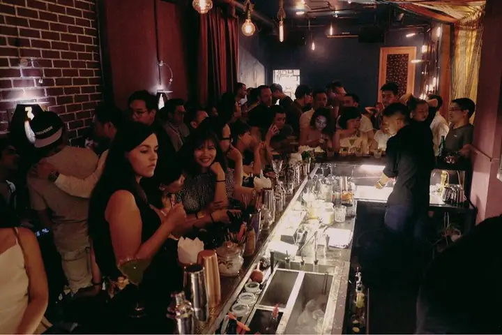 Nê Cocktail Bar Hà Nội: Địa Chỉ, Menu, Giá, Review & Kinh Nghiệm Đến Quán
