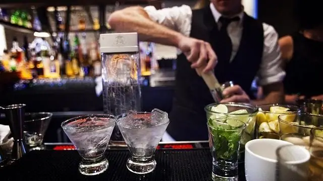 Việc Làm Nhân Viên Pha Chế: Tuyển Dụng Mới, Mô Tả Công Việc Chi Tiết, Lương & Kỹ Năng Yêu Cầu
