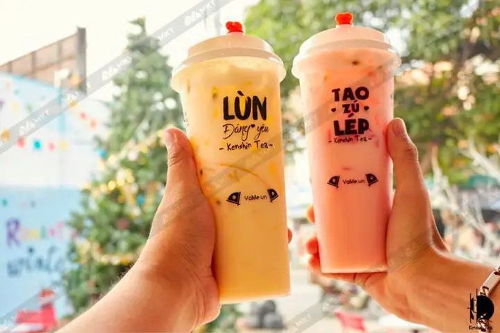Tổng Hợp 100+ Slogan Trà Sữa Hay, Ngắn Gọn, Hài Hước, Dễ Thương Cho Quán Nước & In Cốc