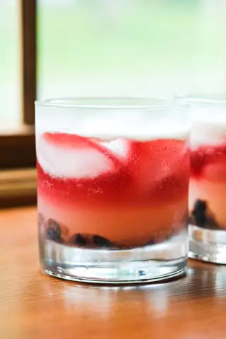 Cách Pha Cocktail Old Glory: Công Thức Chuẩn Từ Shot 3 Lớp Đến Bản Trái Cây Tại Nhà Cách Pha Cocktail Old Glory: Công Thức Chuẩn Từ Shot 3 Lớp Đến Bản Trái Cây Tại Nhà