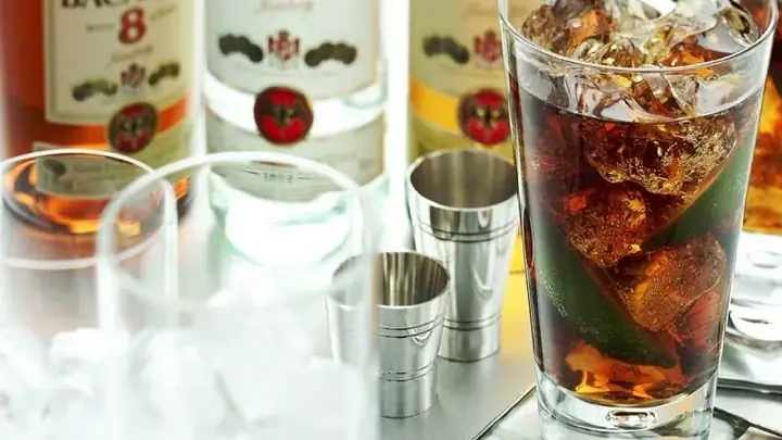 Cách Pha Chế Cocktail Bacardi: Top 10+ Công Thức Kinh Điển & Mẹo Pha Ngon Chuẩn Bar Cách Pha Chế Cocktail Bacardi: Top 10+ Công Thức Kinh Điển & Mẹo Pha Ngon Chuẩn Bar