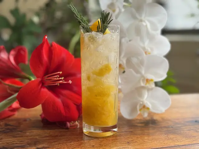 Pineapple Crush Mocktail Recipe: Ingredients, Steps & Refreshing Variations