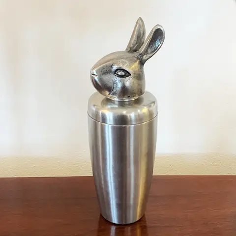 Rabbit Cocktail Shaker Review: Features, Sizes & Where To Buy