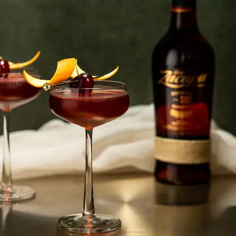 Cách Làm Rum Martinez Cocktail: Công Thức Chuẩn, Nguyên Liệu & Kỹ Thuật Trộn Chuyên Nghiệp