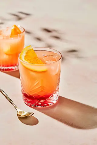 Simple Mezcal Cocktails To Mix At Home (with Easy Recipes)