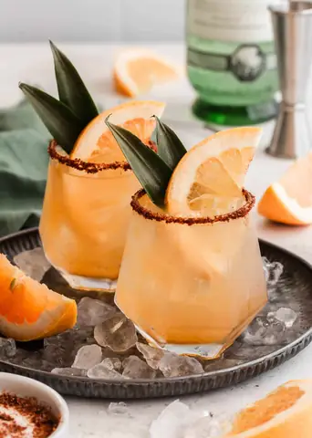 Simple Mezcal Cocktails To Mix At Home (with Easy Recipes)