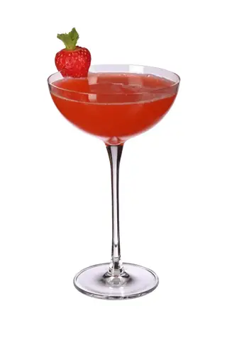 How To Make A Strawberry Daiquiri Cocktail: Easy Frozen & Shaken Recipes