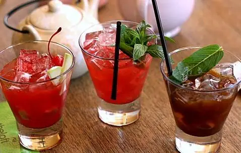 Teapot Cocktails: What They Are And How To Mix And Serve Them