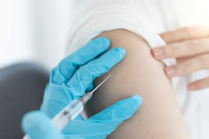 Tiêm Vaccine Có Uống Trà Sữa Được Không? Hướng Dẫn Cần Biết Sau Khi Tiêm