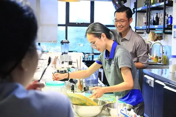 Tiếng Anh Chuyên Ngành Pha Chế: Trọn Bộ Từ Vựng & Mẫu Câu Cho Bartender, Barista