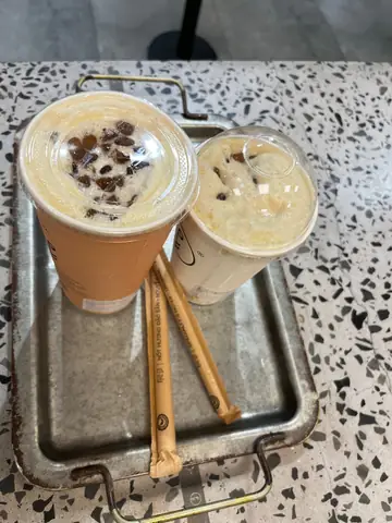 Phê La Hồ Tùng Mậu: Địa Chỉ, Menu, Giờ Mở Cửa & Không Gian Chill Đêm Tại Phố Đi Bộ Nguyễn Huệ