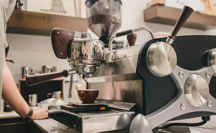 Cách Tự Chế Máy Pha Cà Phê Espresso Tại Nhà: Từ Nguyên Lý Đến Ly Espresso Đầu Tiên Cách Tự Chế Máy Pha Cà Phê Espresso Tại Nhà: Từ Nguyên Lý Đến Ly Espresso Đầu Tiên