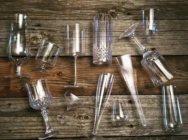 Complete Guide To Types Of Cocktail Glasses: Names, Uses & How To Choose