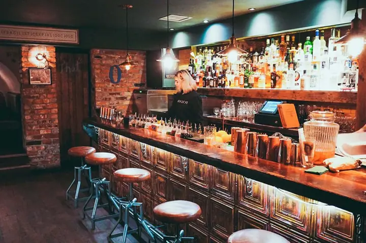 Top 15+ Quán Uống Cocktail Ở Sài Gòn Chill, View Đẹp, Hidden Bar Nổi Tiếng 2024