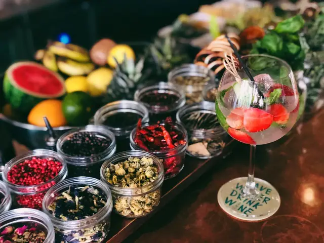 Top 15+ Quán Uống Cocktail Ở Sài Gòn Chill, View Đẹp, Hidden Bar Nổi Tiếng 2024