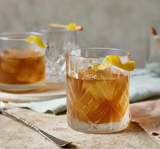 Top Whiskey Cocktails: 25+ Classic & Modern Recipes For Every Whiskey Lover
